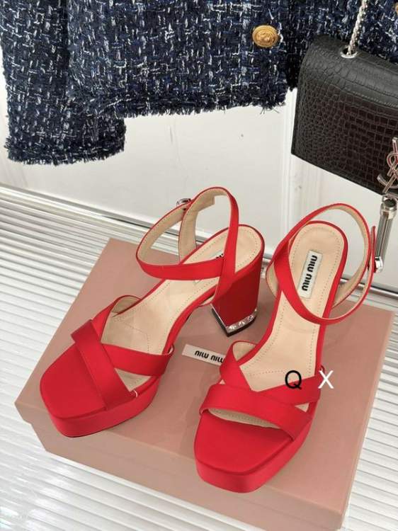 Picture of Miumiu Shoes _SKUMiuMiusz35-40JX030318040